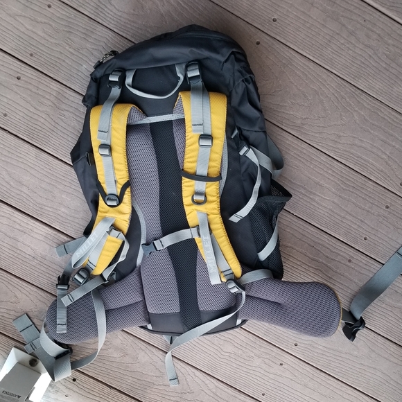 Millet Hiking Backpack Gold & Black - Picture 8 of 10